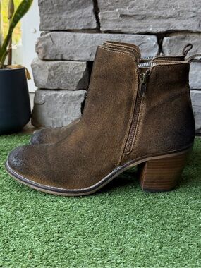 Diba True Java Time Distressed Brown Suede Leather Women’s Ankle Boots